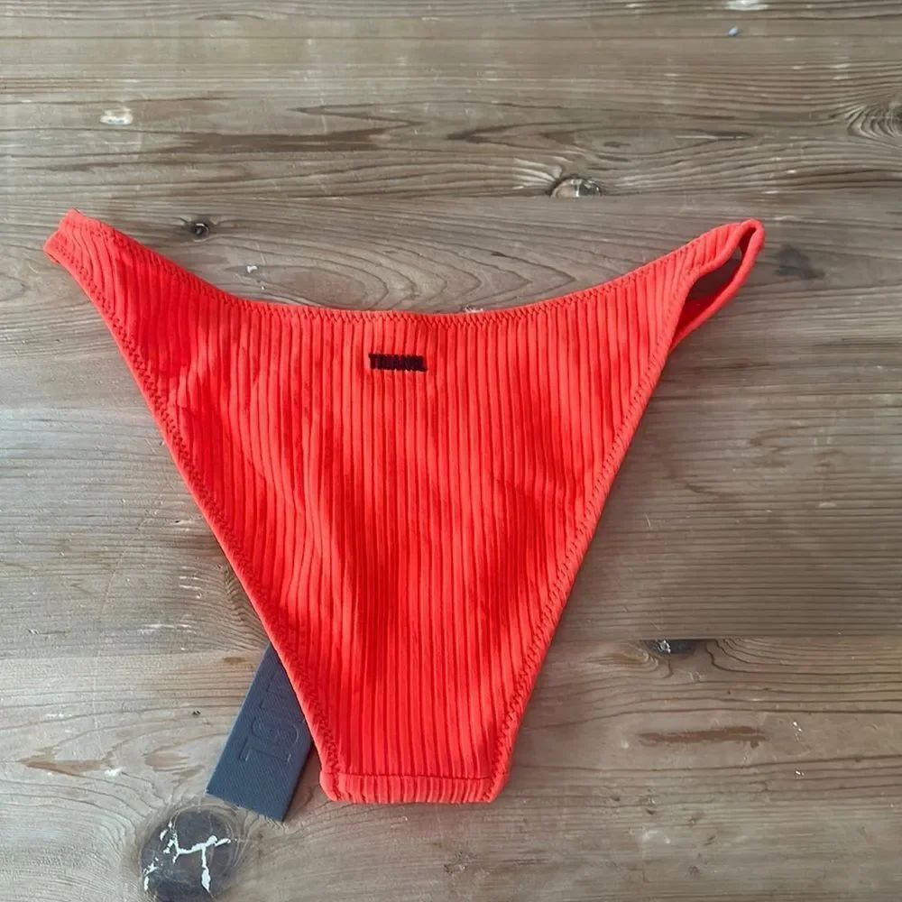 TRIANGL BOTTOM ONLY CHEEKY CANDY RIB NWT
